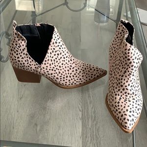 NWOT cheetah print heels